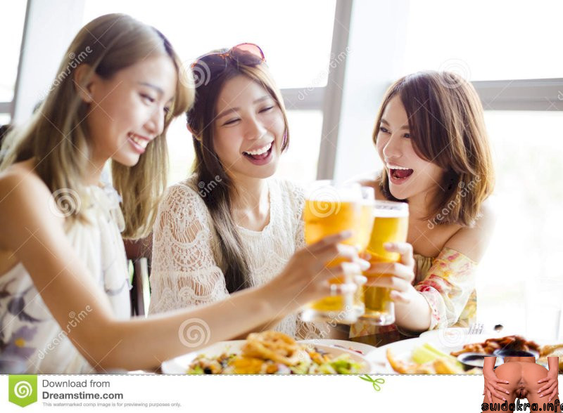 meisjesvrienden comen scopano eten amigas porno