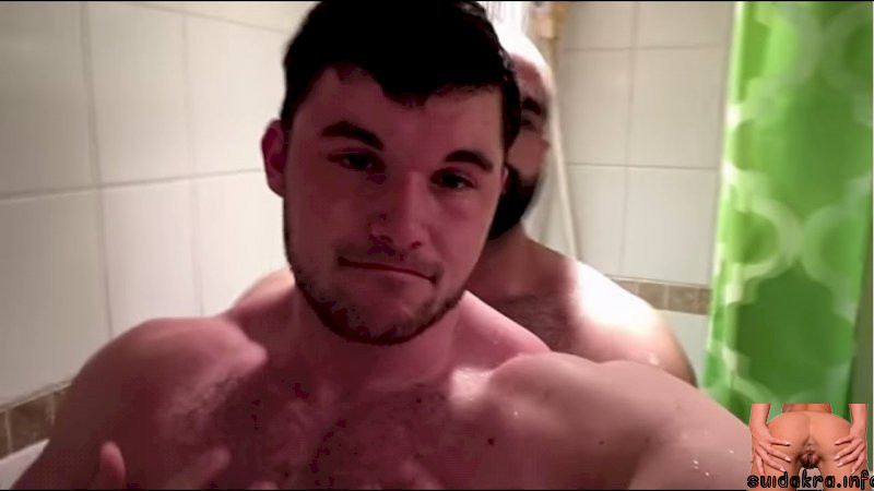 gay shower bodybuilder
