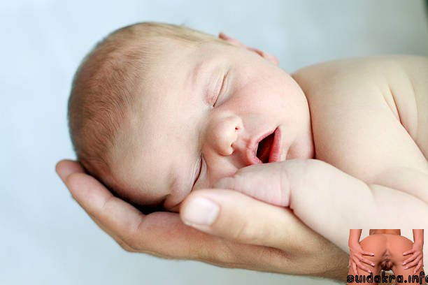 naked sleeping daughter portrait