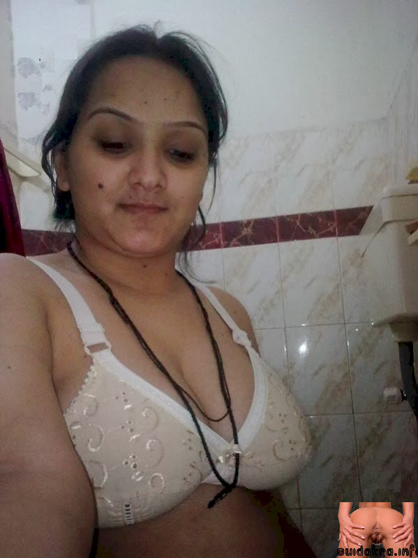 boobs college shows saree