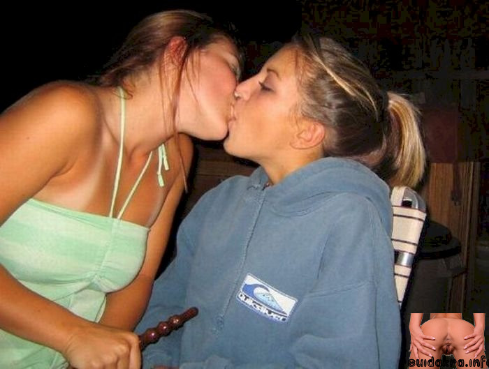 each kissing lesbian