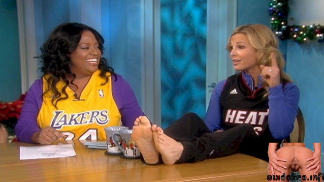 ryan fetish feet wife hasselbeck stories abc tv elisabeth fetishes