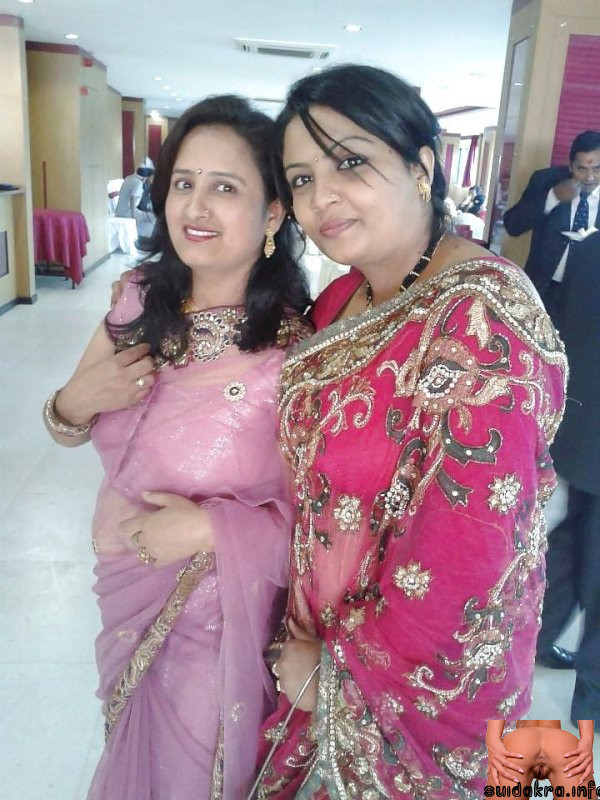 aunty auntie mature saree singh sari