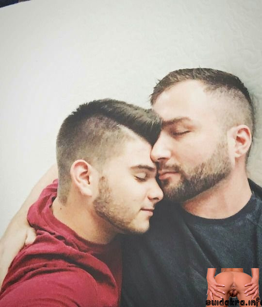 videos gay men kissing couple kisses guys couples kiss