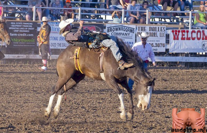 dalles riding bareback sex fort bellingham bareback wows chronicle rodeo friday rider rough anthony wild