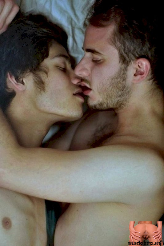 guys cum gay naked kiss boys sex couple some amateur gay kissing couples