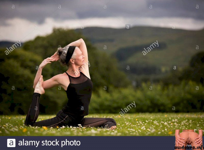 woman yoga naked handjob mature cum explosion handjob doing splits comp