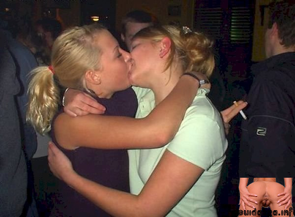 kissing funny pictures of girls kissing each other lesbian acidcow cool