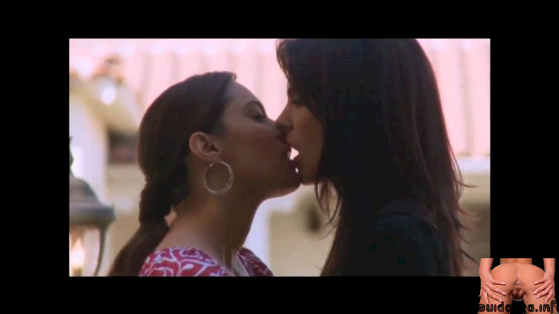 kissing girl video ladies kissing